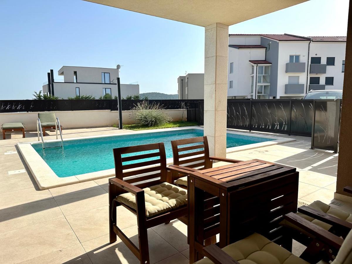 Apartment With Pool Mukalba Medulin Exterior photo