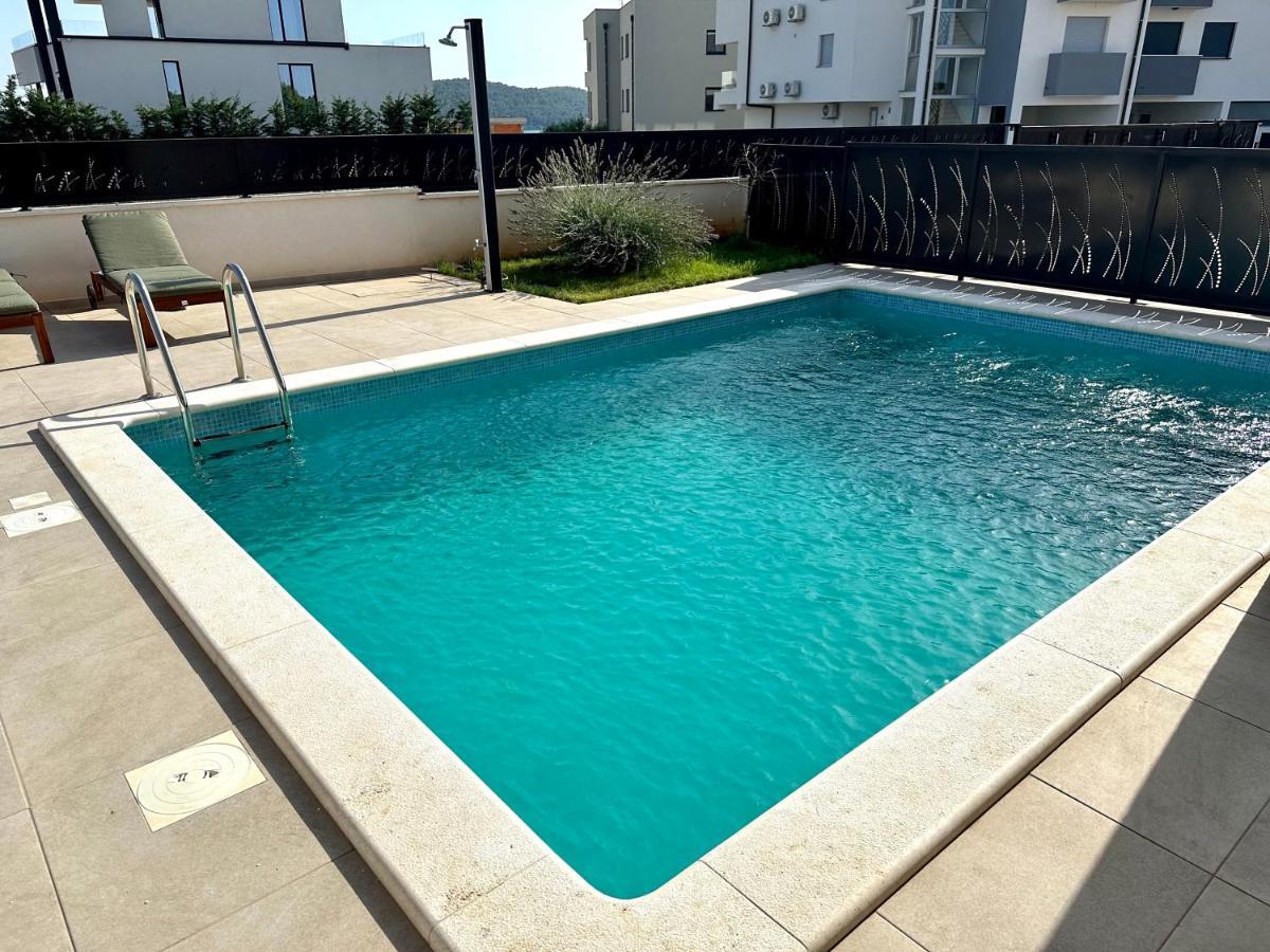 Apartment With Pool Mukalba Medulin Exterior photo